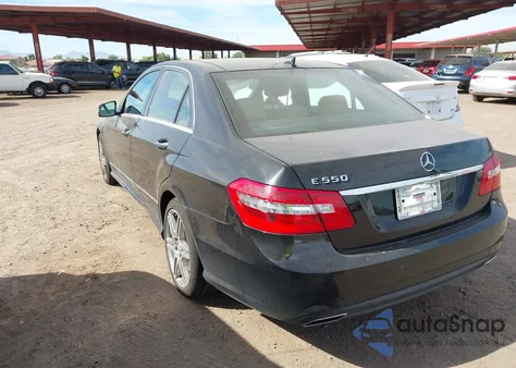 2010 Mercedes-Benz E 550 из США, поврежденный, VIN WDDHF7CB0AA020225